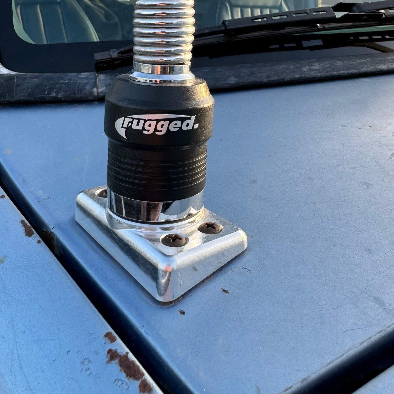 Antenna Mount for Ford F Series Trucks and Broncos – Rugged Radios