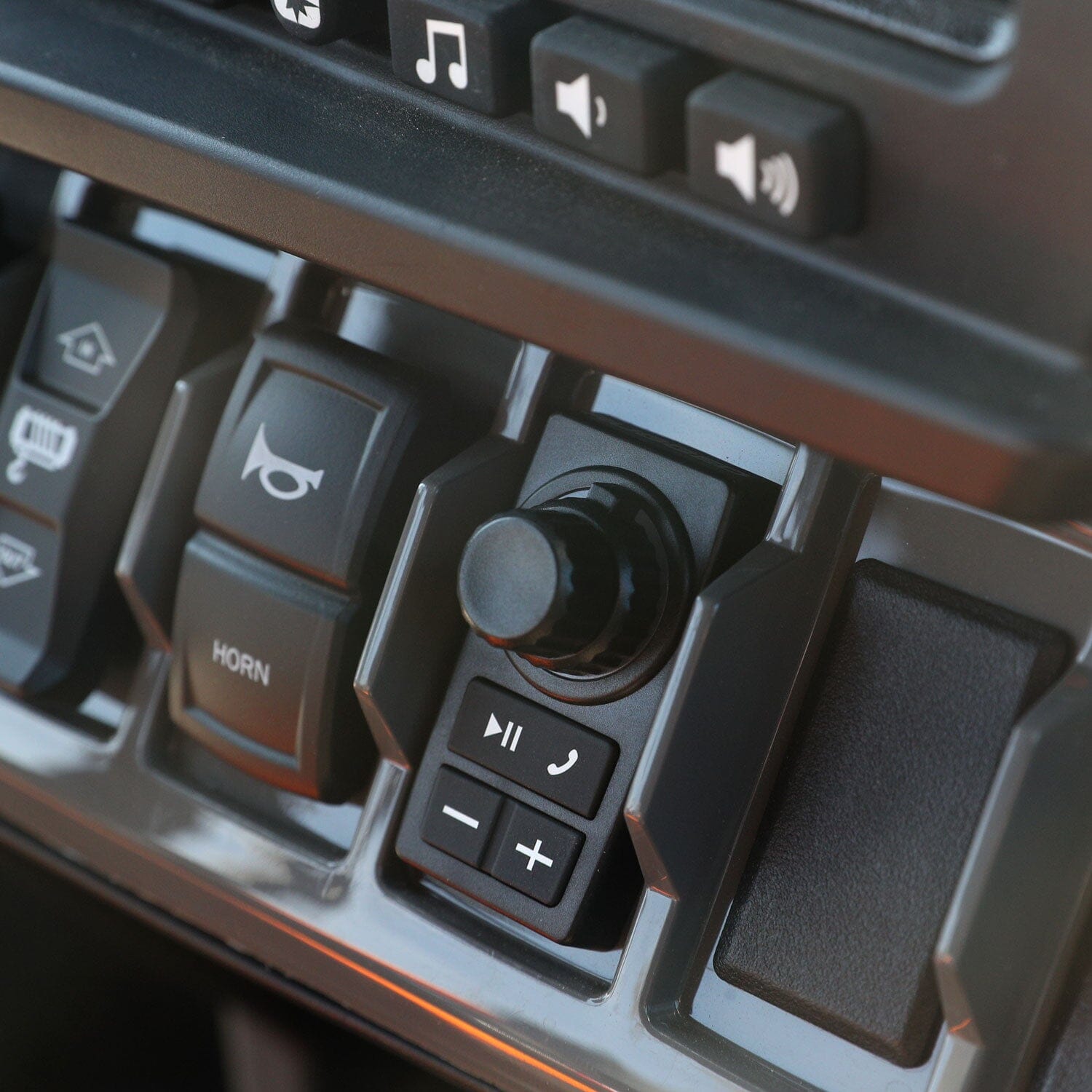 696 PLUS REMOTE HEAD High Fidelity Bluetooth Intercom – Rugged Radios