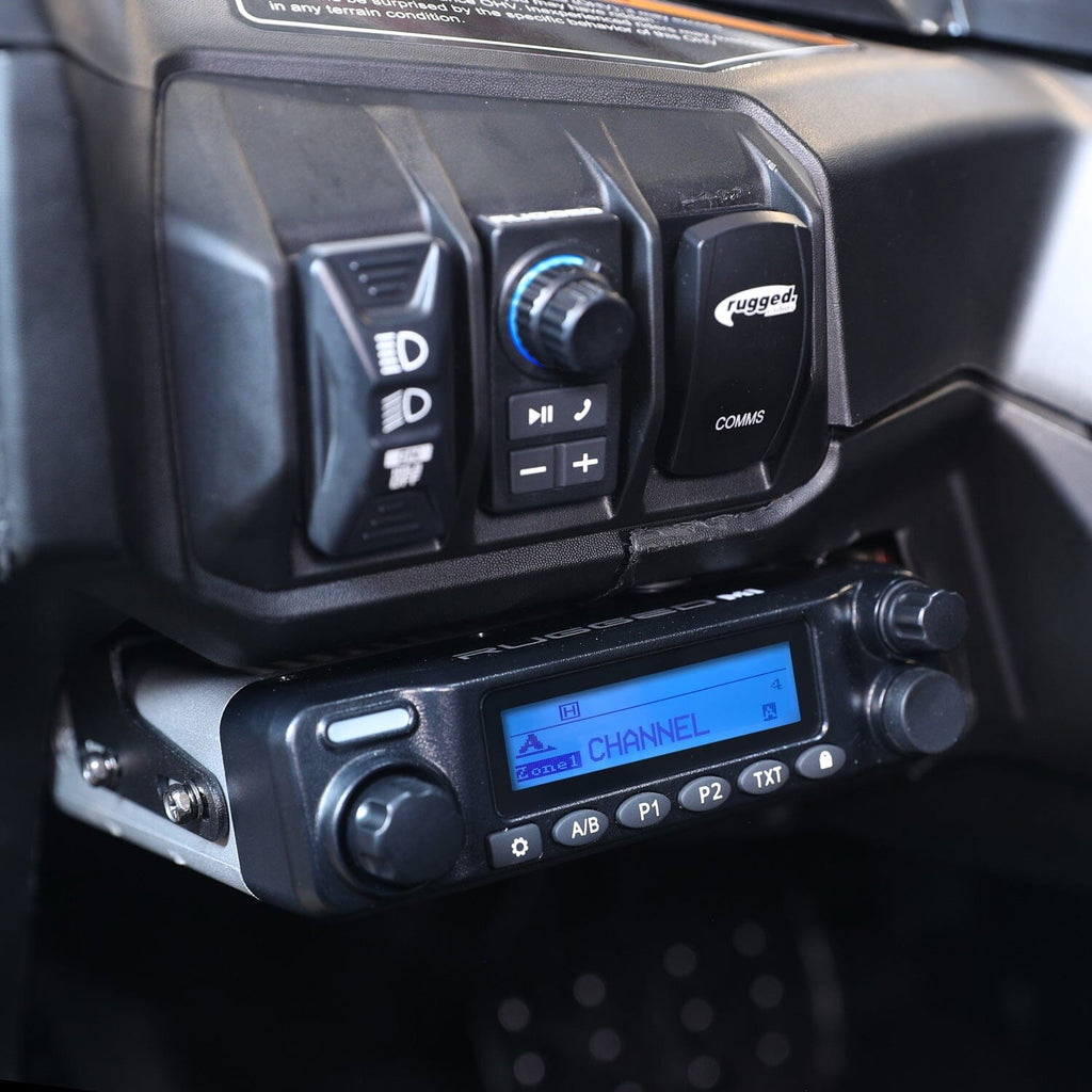 Kit Completo de Comunicación para Can-Am Maverick R con Intercom Rocker Switch y Radio Móvil de dos bandas ESP - By Rugged Radios